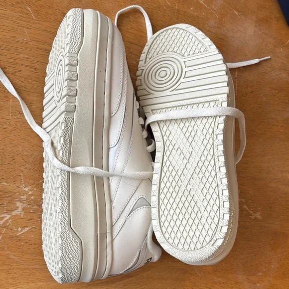 Reebok Classic Women’s White Sneakers - Picture 3 of 3